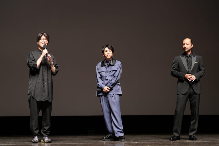 川村元気監督、二宮和也、河内大和(C)2025 映画「8番出口」製作委員会