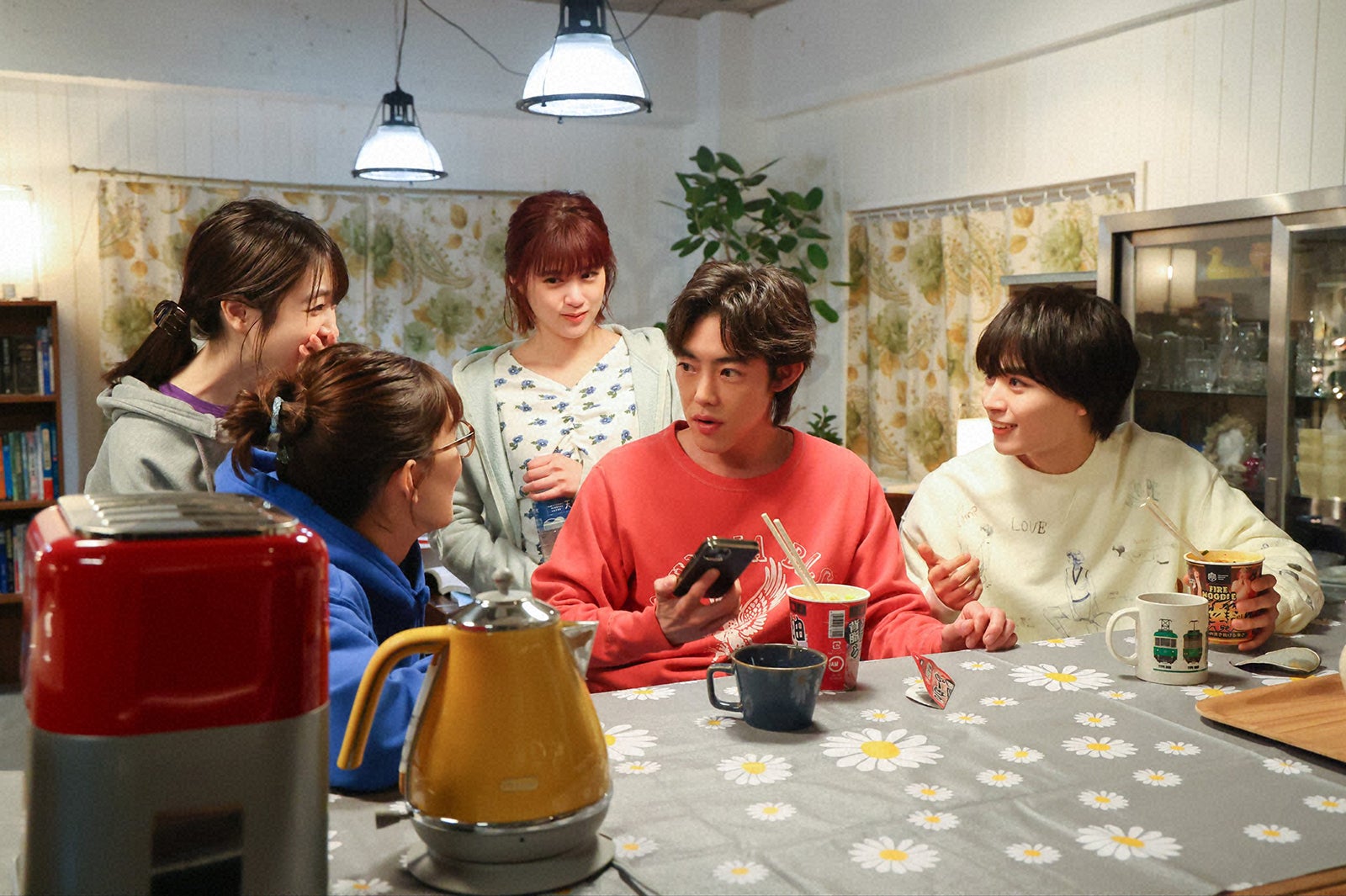 芳根京子、高橋ひかる、小西桜子、吉村界人、大西流星「まどか26歳、研修医やってます！」最終話（C）TBS