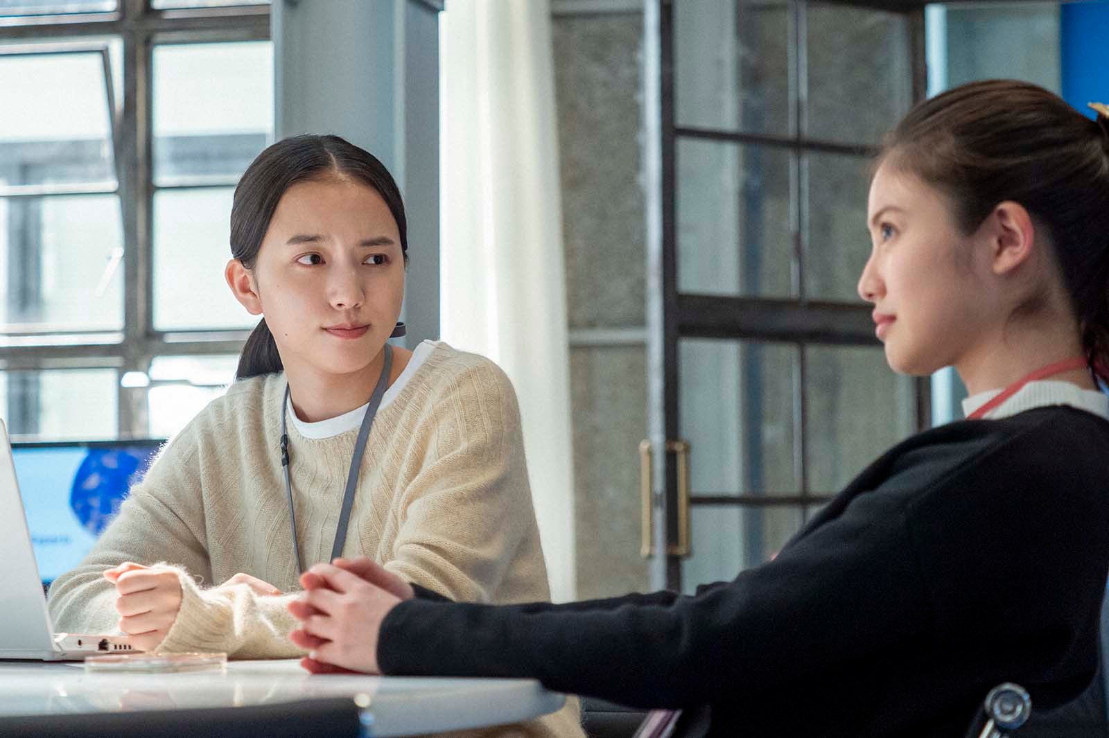 清原果耶、今田美桜 （C）NHK