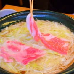 とんかつ界を賑わせた『とんかつ ひなた』が、今度は「極上しゃぶしゃぶ専門店」を出店したと話題