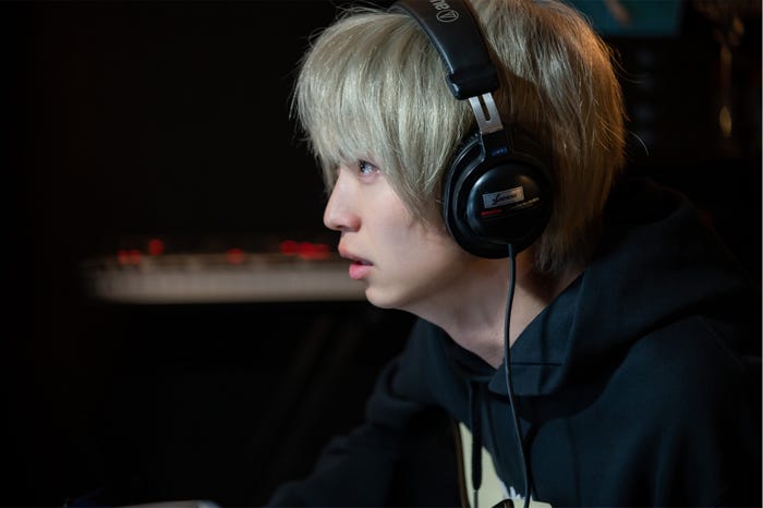 綱啓永(C)「明日、私は誰かのカノジョ」製作委員会・MBS