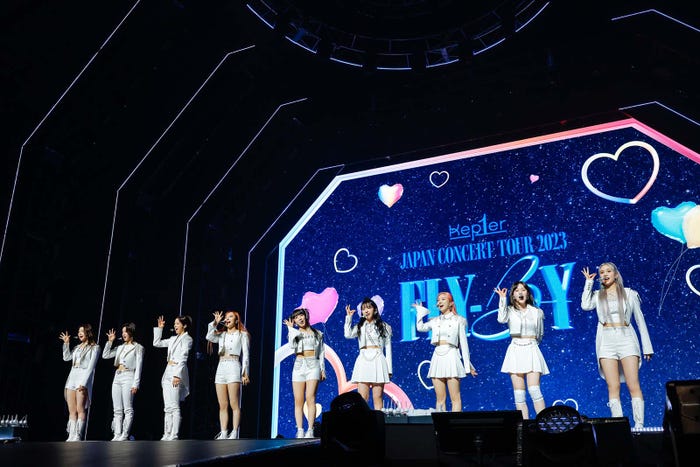 Kep1er(左から)シャオティン、ダヨン、ユジン、ヨンウン、ヒカル、マシロ、イェソ、チェヒョン、ヒュニンバヒエ/撮影:上山陽介、木村泰之(提供写真)