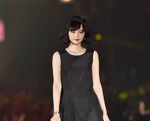 玉城ティナ、シック&レディスタイルで大人な雰囲気放つ<TGC北九州2015>