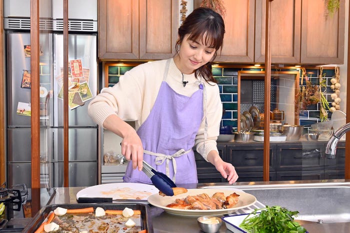 佐々木希(C)テレビ東京