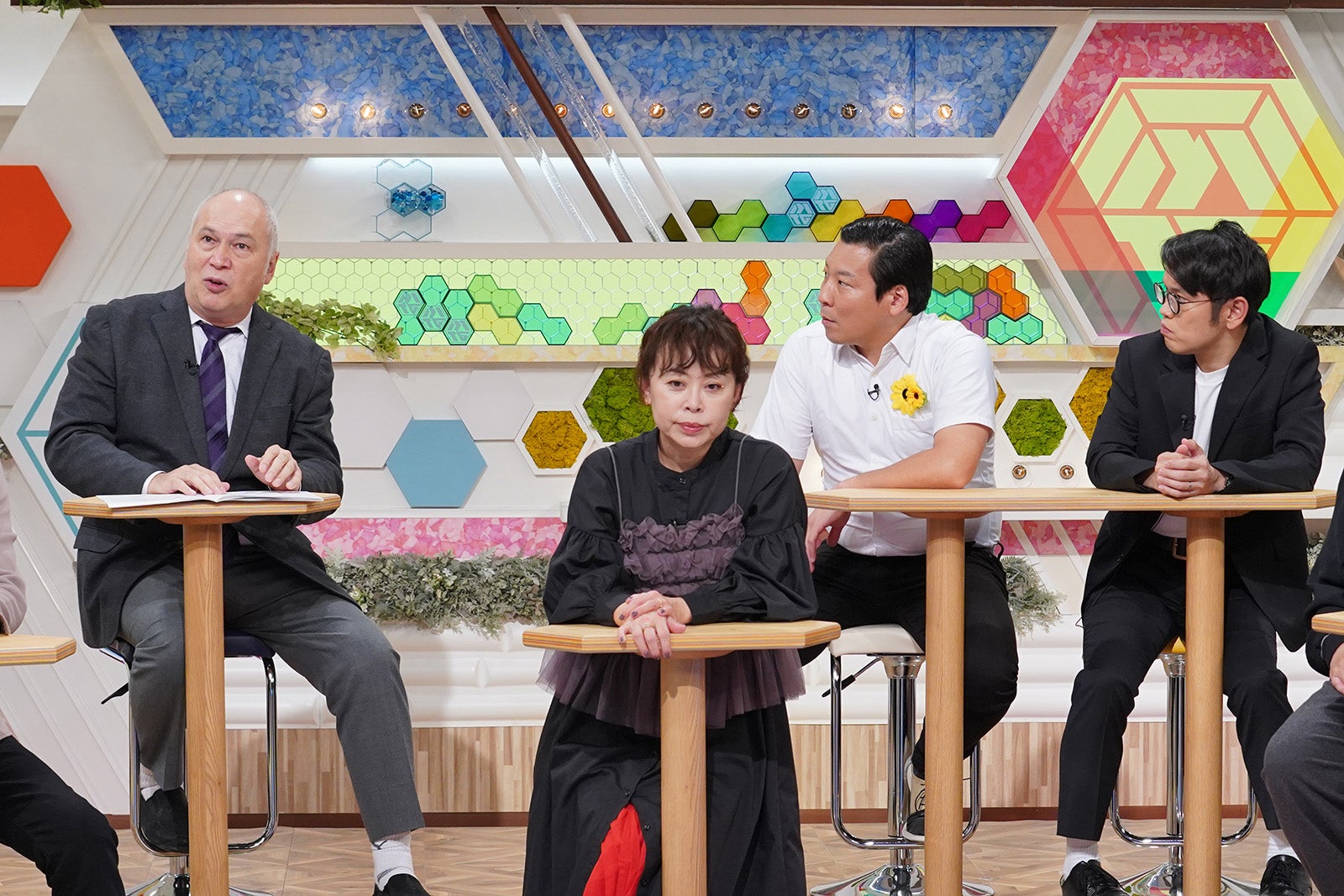 モーリー・ロバートソン、　なるみ、田渕章裕、きむ（C）読売テレビ