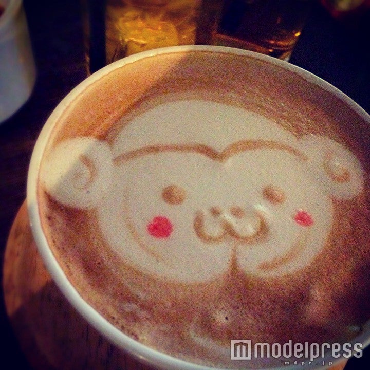 カフェドリンクにはラテアートが／画像提供：株式会社アティックプラニング