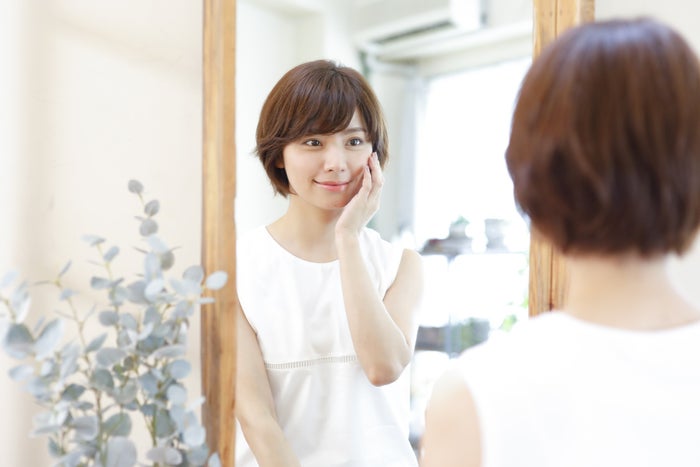 1回30秒 ほうれい線にガックリしたら老け見えする 口元 頬のたるみ 解消法 モデルプレス