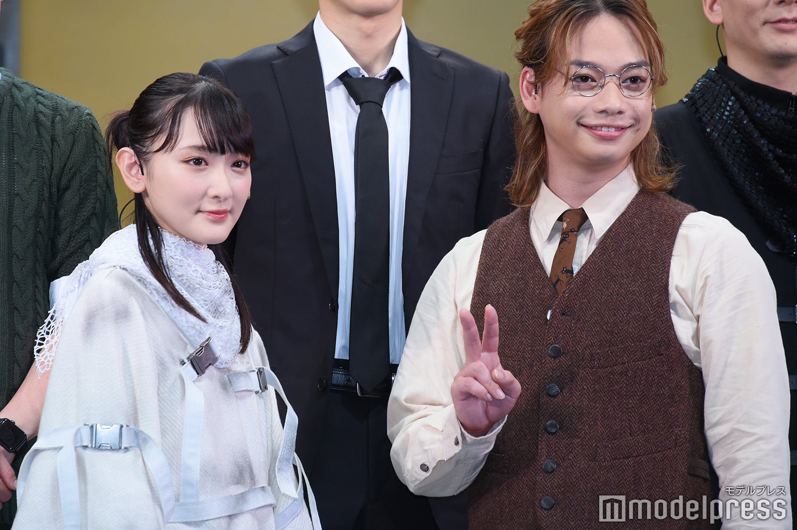 生駒里奈、池田純矢 （C）モデルプレス