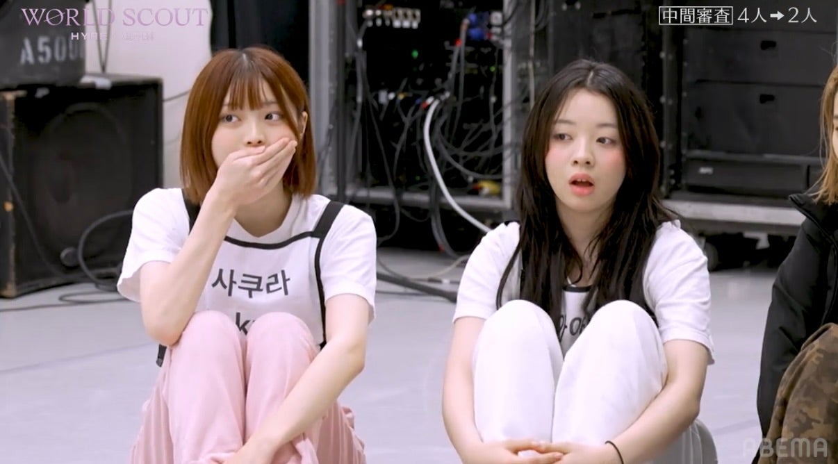 Sakura（飛咲来）、Ayana（桑原彩菜）（C）AbemaTV,Inc.