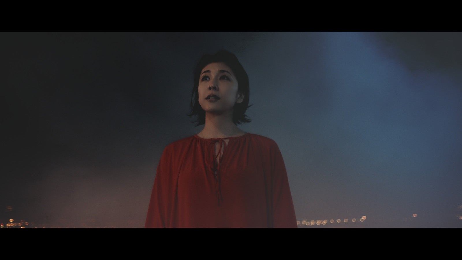 竹内結子出演の新CM『KISS is my life.』篇より（提供写真）