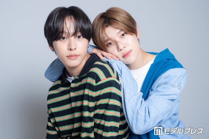 NCT WISHリク、シオンとは「最初に会ったときから運命を感じた」“兄弟”のような2人の関係性明らかに【「Songbird」インタビューVol. 2】