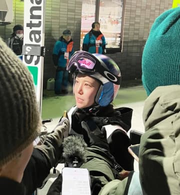 ジャンプ 高梨沙羅 2本K点超え手応えも11位「楽しんでもらえるビッグジャンプできてない」