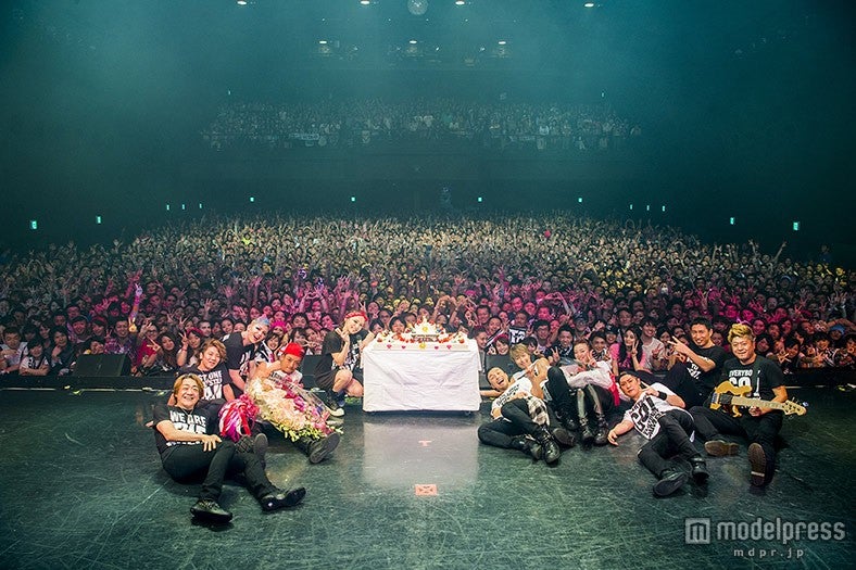 浜崎あゆみ、バースデー公演にファン熱狂 カウントダウンLIVE開催も決定