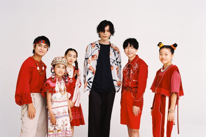 米津玄師×Foorin 2021最新アーティスト写真/Photo by 山谷佑介