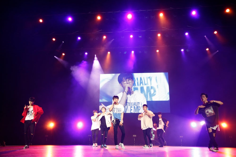 iKON（画像提供：avex）