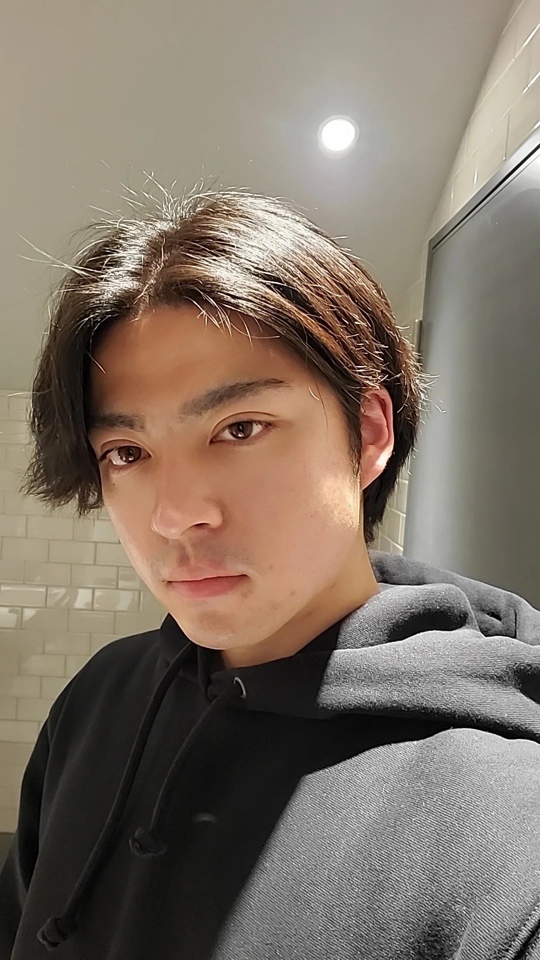 山崎世雅（※「崎」は正式には「たつさき」）