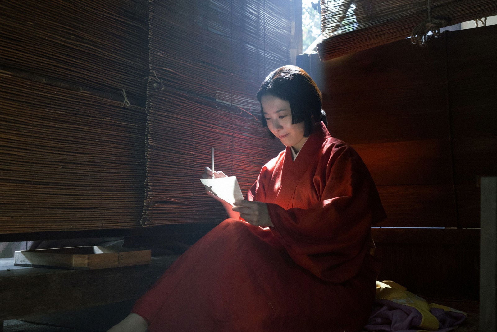 吉高由里子「光る君へ」第2話より（C）NHK