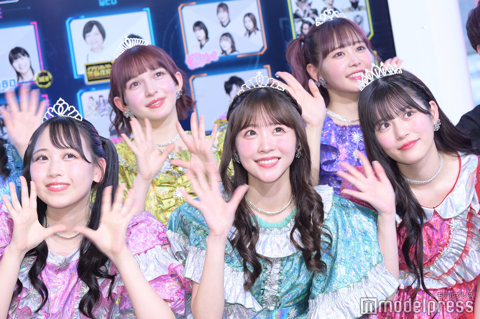 （上段左から）早瀬ノエル、仲川瑠夏（下段左から）松本かれん、櫻井優衣、月足天音／FRUITS ZIPPE（C）モデルプレス