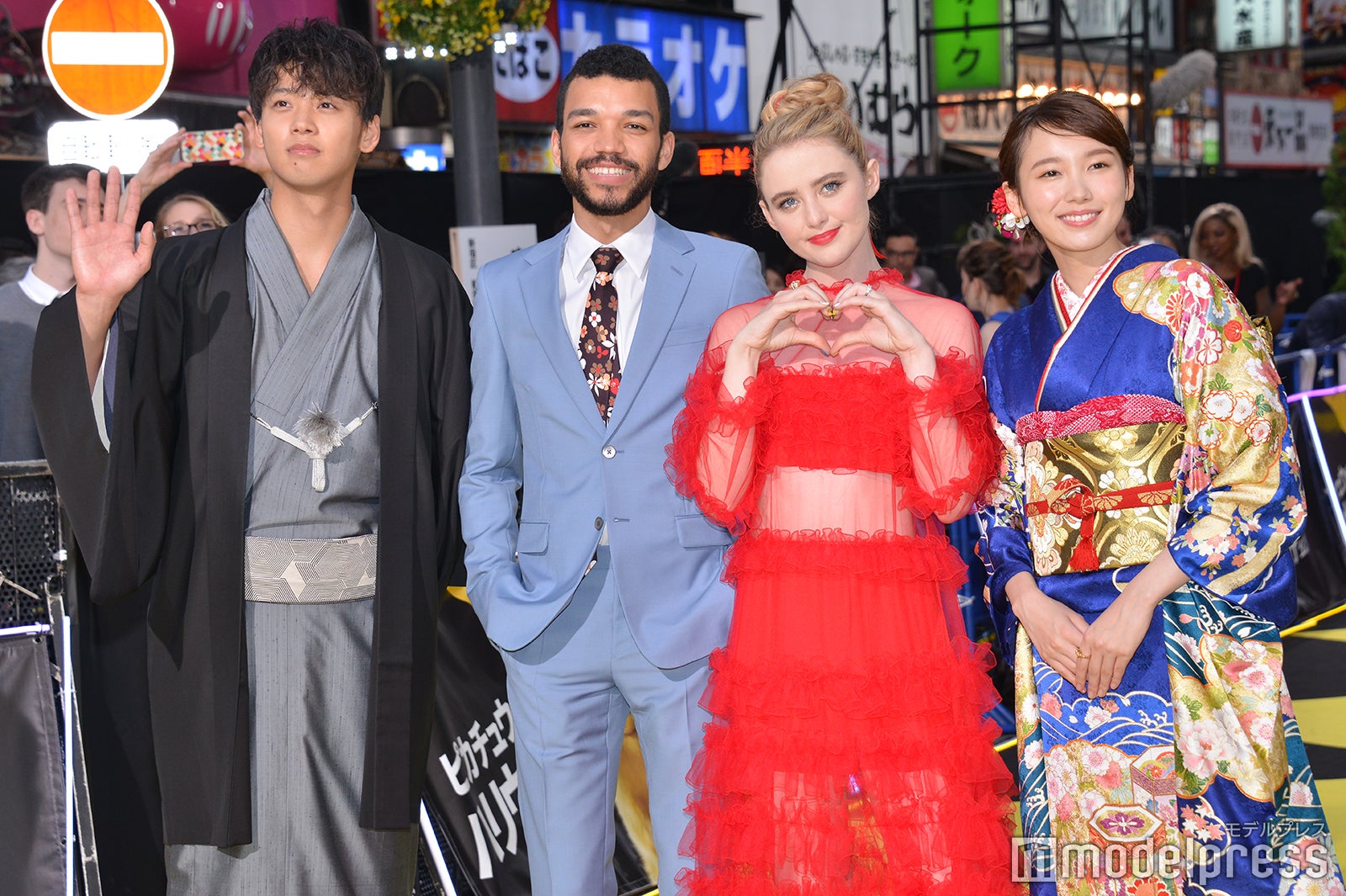 （左から）竹内涼真、ジャスティス・スミス、キャスリン・ニュートン、飯豊まりえ（C）モデルプレス