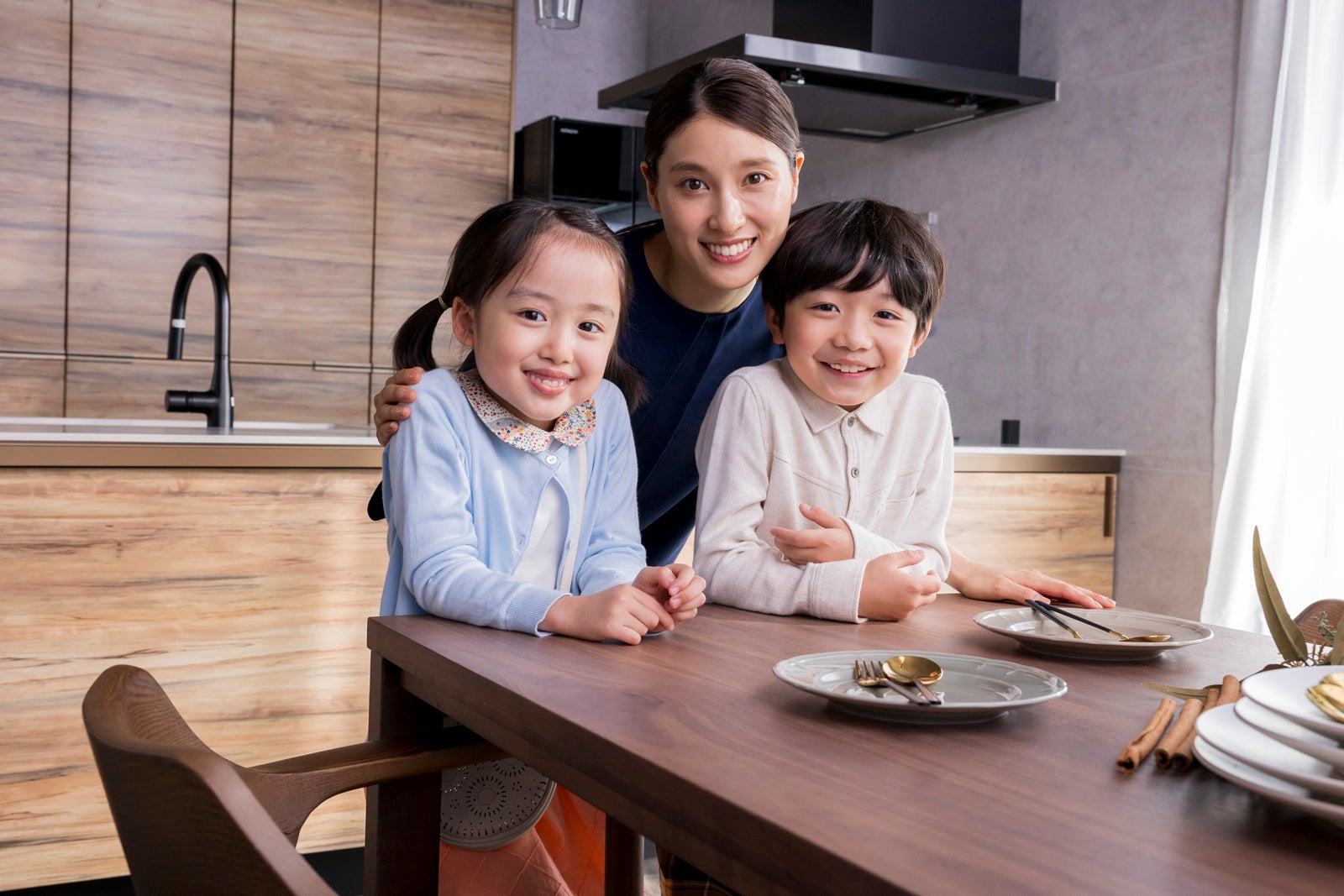 池村碧彩、土屋太鳳、石塚陸翔／メイキングより（提供写真）