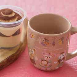 紅茶のティラミス、スーベニアカップ付き990円（C）Disney