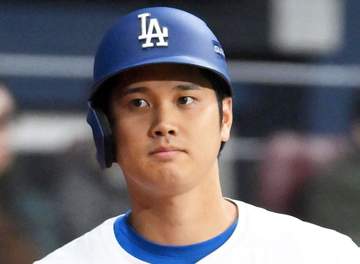 ドジャース終戦 大谷翔平はすぐさまベンチ裏へ 山本由伸は呆然と歓喜のブルワーズナインを見つめる 21歳の新星・デパウラは立ち上がれず