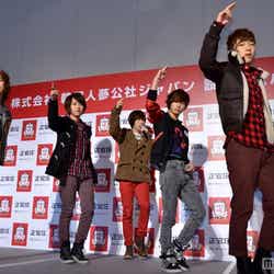 パフォーマンスを披露する大国男児