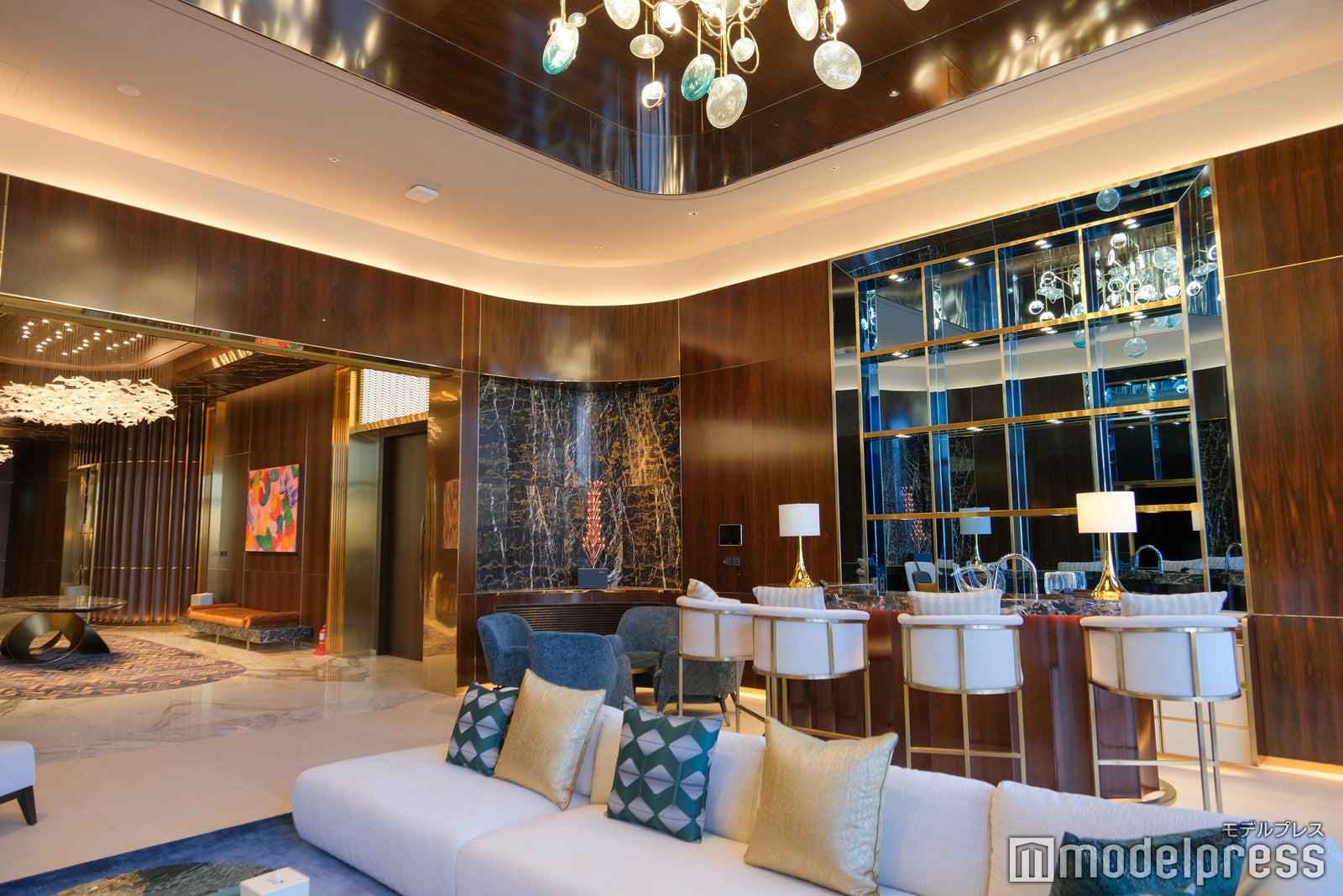 ヴィラ（C）モデルプレス