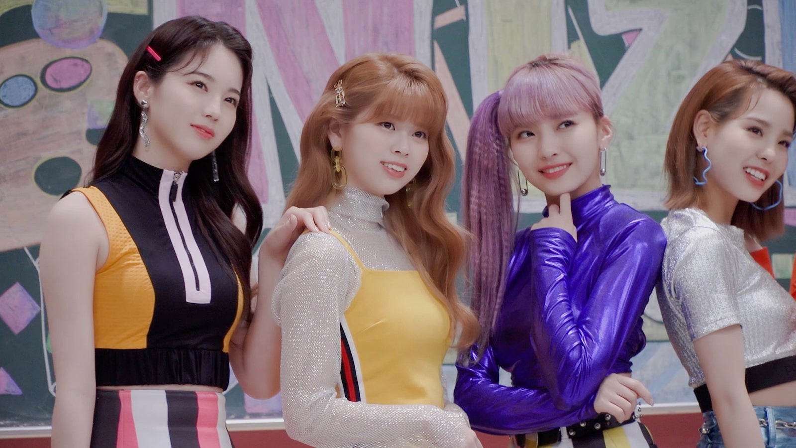 （左から）AYAKA、RIKU、MAYUKA、MAKO （提供写真）