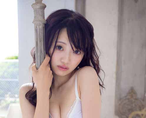 NGT48中井りか、白ビキニ姿で美バスト全開 “アイドル”ラストグラビア
