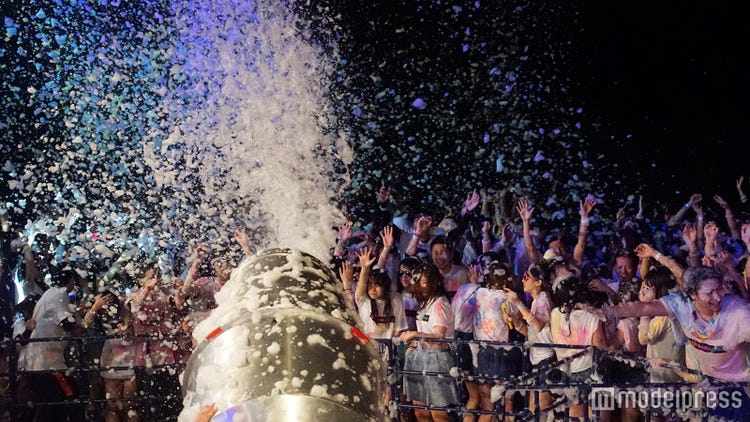 画像3 8 走る美女モデル チームが泡まみれに 新感覚の体験に興奮 モデルプレス 画像3 8 走る美女モデル チームが泡まみれに 新感覚の体験に興奮 モデルプレス