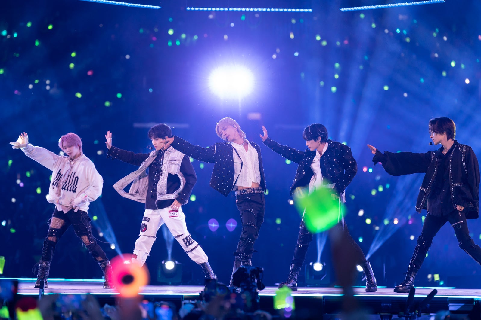 WayV「KCON LA」開幕から登場で上品かつ妖艶な色気放出 テン＆ヤンヤンはペアでファンと交流＜「KCON LA」2023 DAY1＞