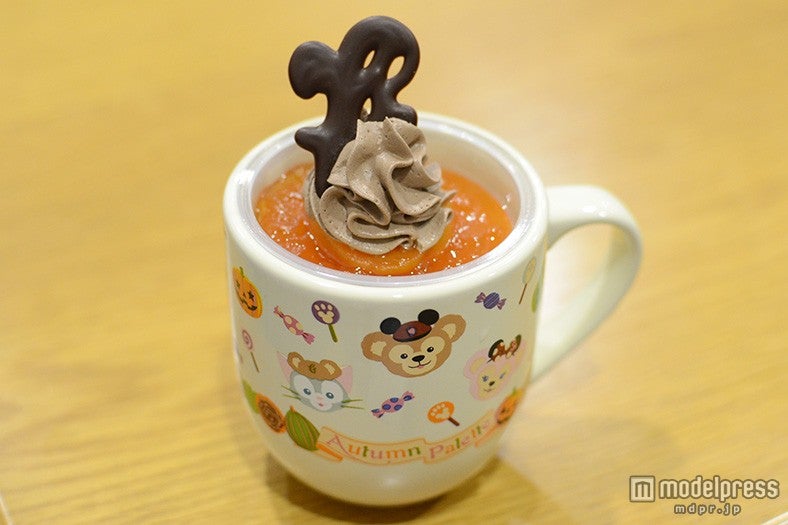 キャラメルのムース＆アプリコットゼリー、スーベニアカップ付き￥880