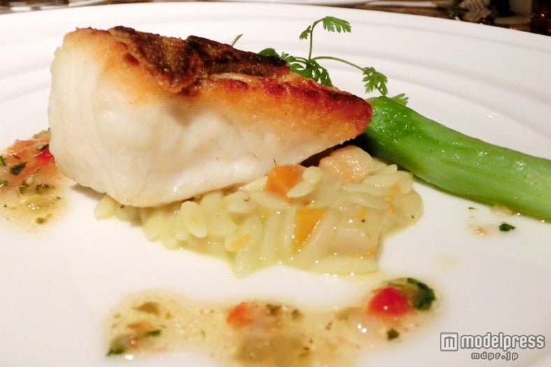 真鯛のインパデッラ スモークホタテ入りのリゾーニを添えて