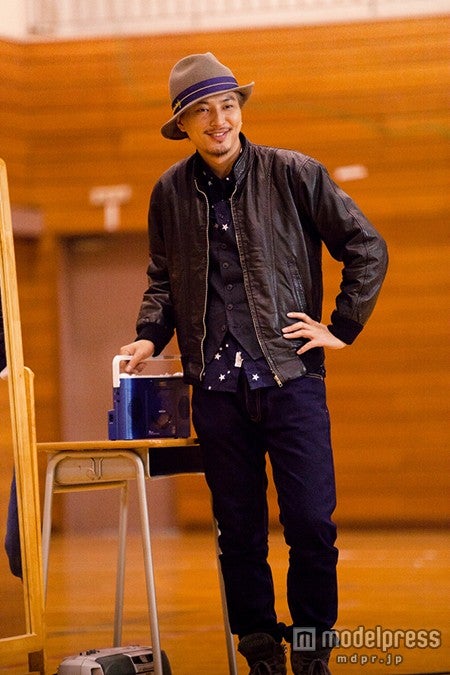 塚本高史（Ｃ）2015「ガールズ・ステップ」製作委員会