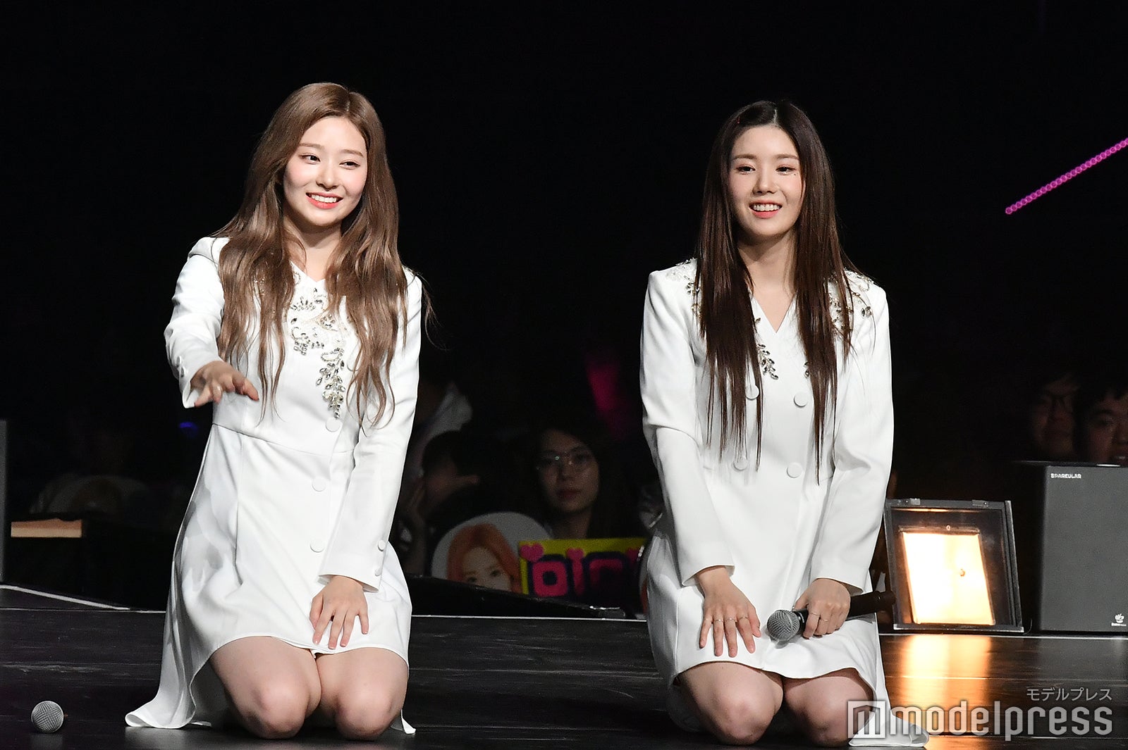 クォン・ウンビ（右）を誘って「Rumor」のダンスをするキム・ミンジュだが… （C）モデルプレス