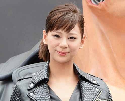 西内まりや、“女戦士”へそ出しコーデで登場「いつかはアクションができたら」