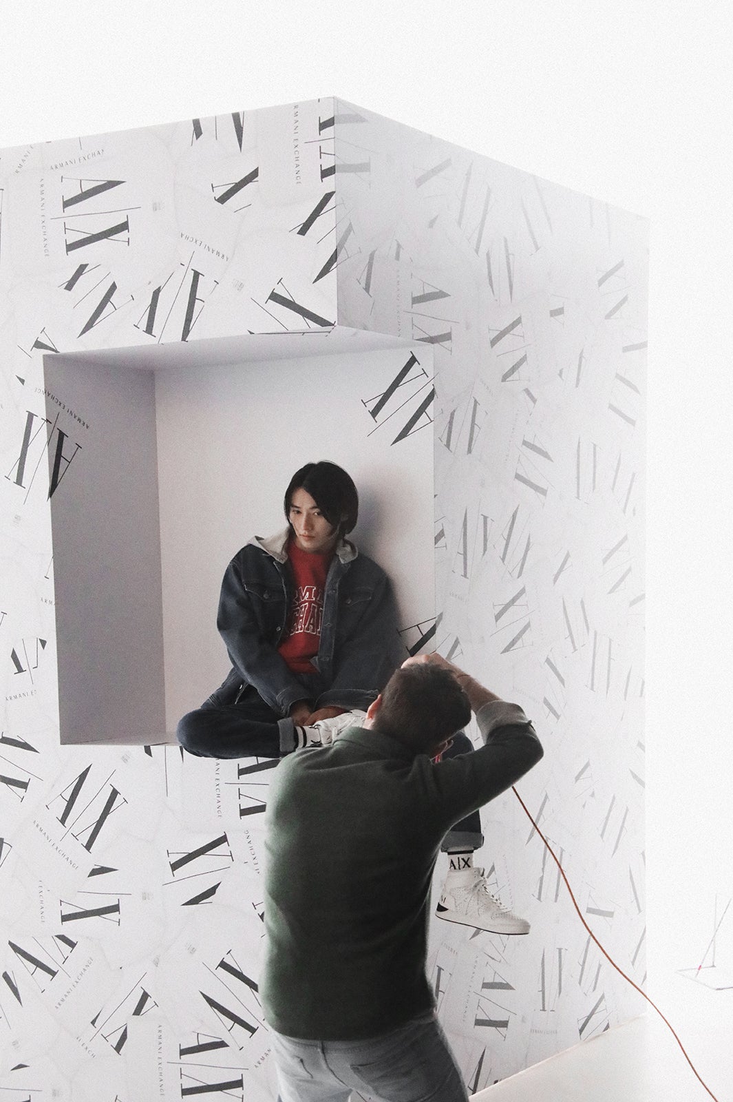 山崎賢人／メイキングカット（画像提供：ジョルジオ アルマーニ）