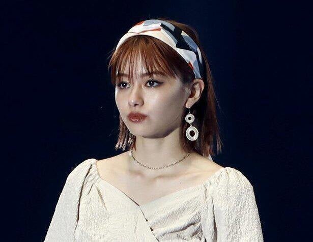 武田玲奈が数年ぶりの ロングヘア に 大胆イメチェンに絶賛の声 韓国アイドルみたい お美しいです モデルプレス