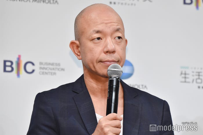 小峠英二(C)モデルプレス
