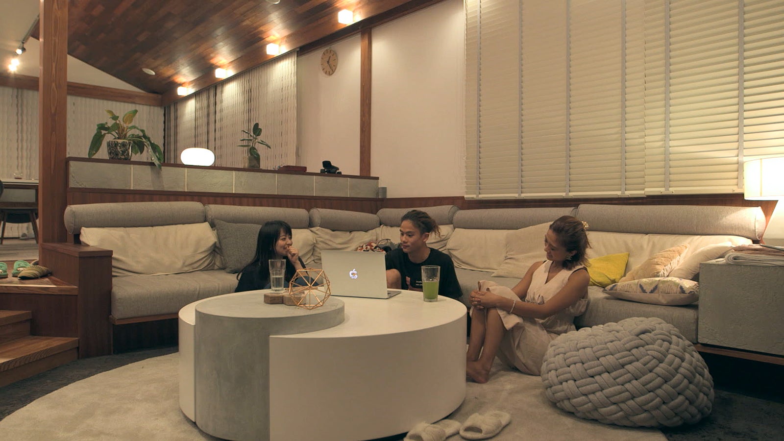 優衣、海斗、綾「TERRACE HOUSE OPENING NEW DOORS」35th WEEK（C）フジテレビ／イースト・エンタテインメント