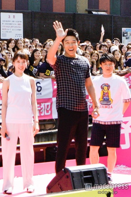 （左から）戸田恵梨香、鈴木亮平、濱田岳