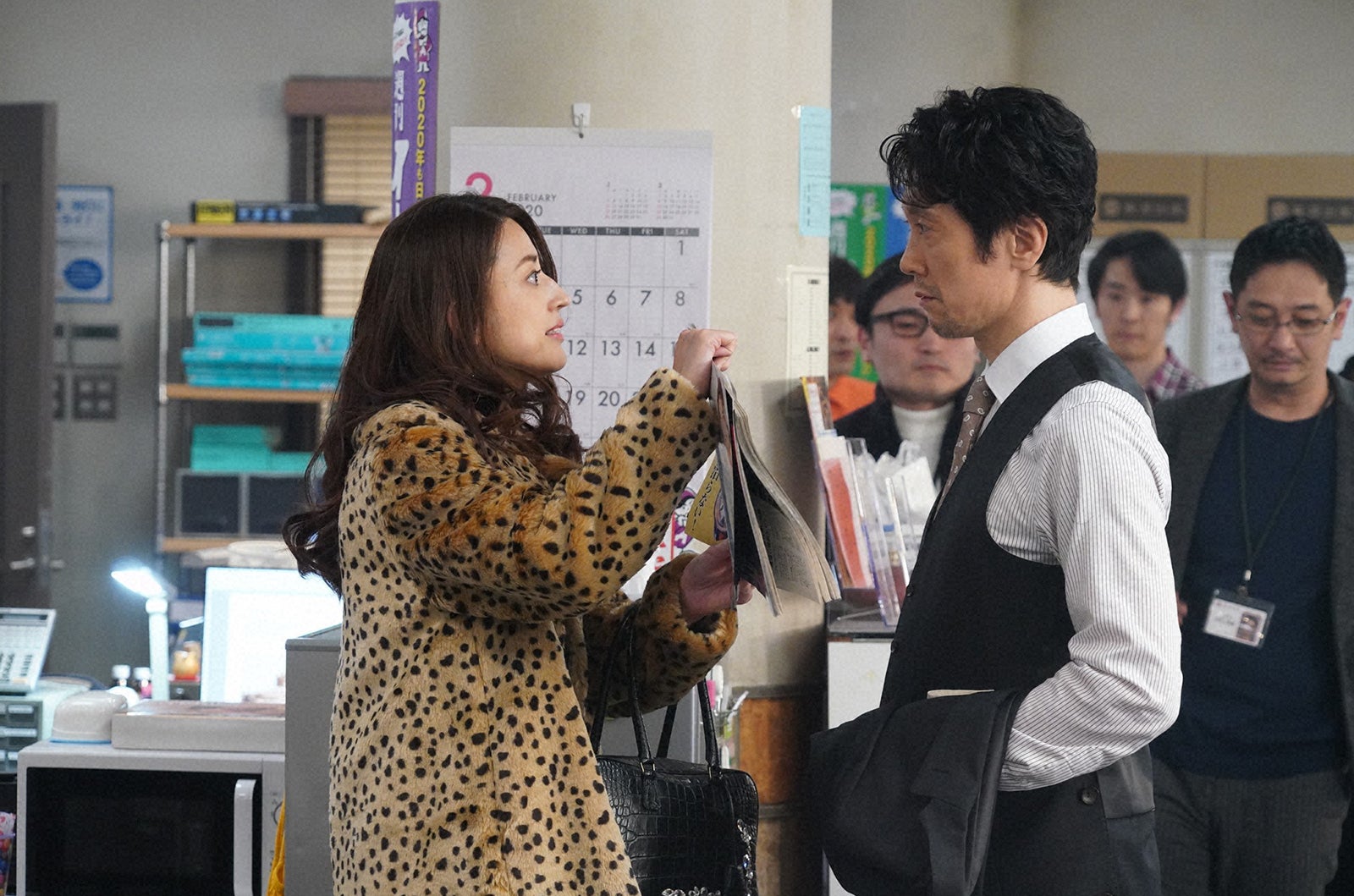 小沢真珠、佐々木蔵之介（C）日本テレビ