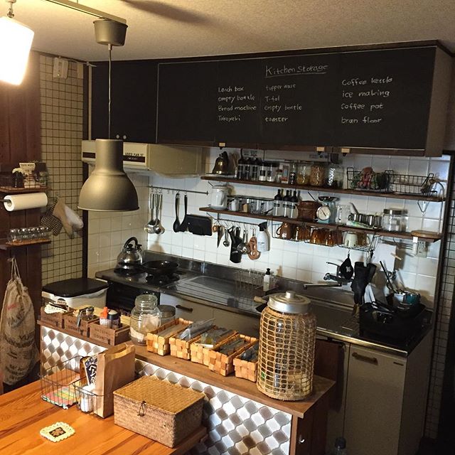 壁付けキッチンのおしゃれレイアウト実例集 横長 縦長別に配置のコツをご紹介 モデルプレス