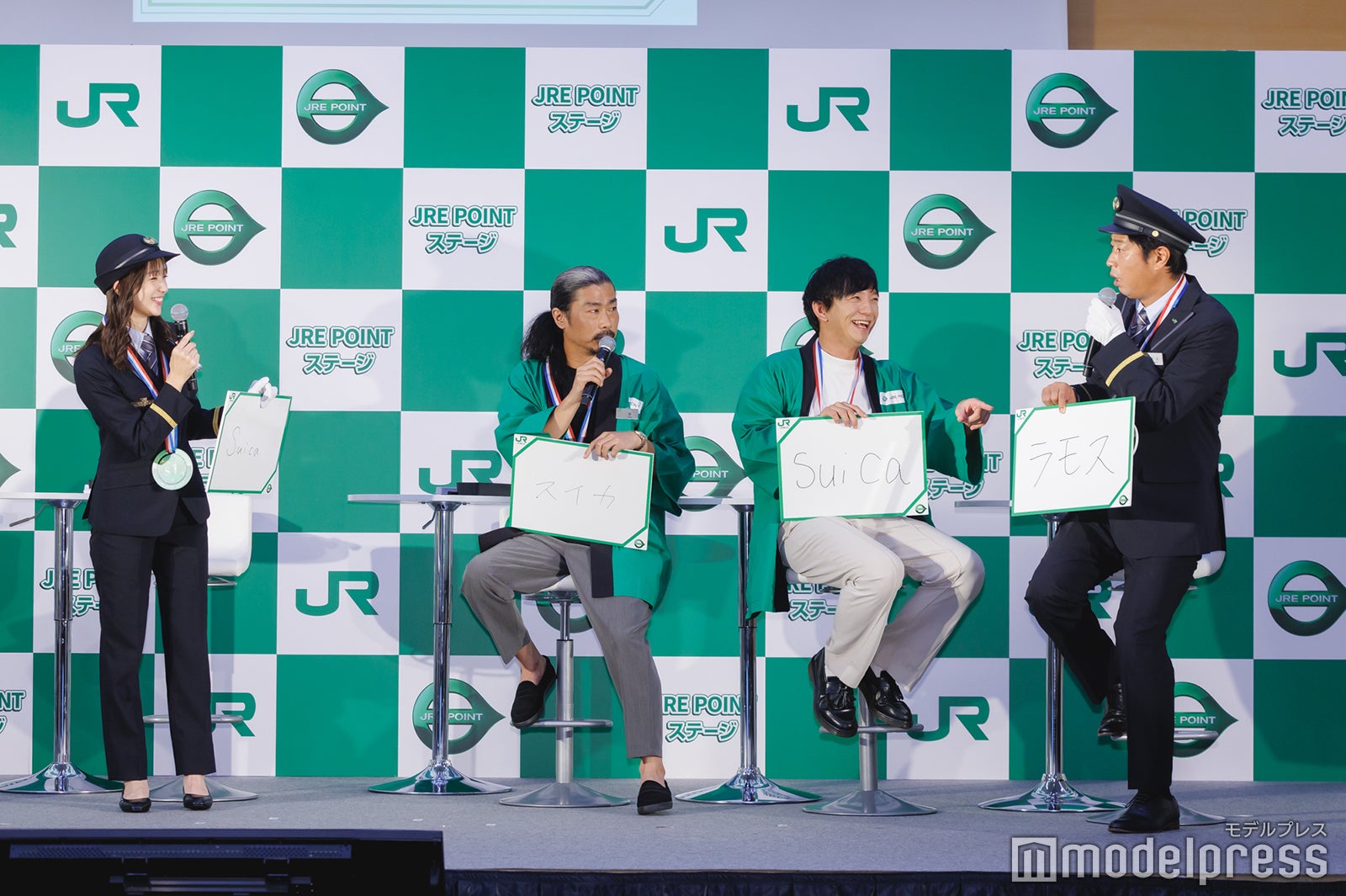 （左から）足立梨花、菅良太郎、向井慧、尾形貴弘（C）モデルプレス