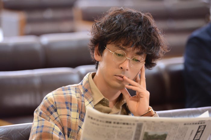 滝藤賢一/「探偵が早すぎる」第1話より(C)読売テレビ・日本テレビ