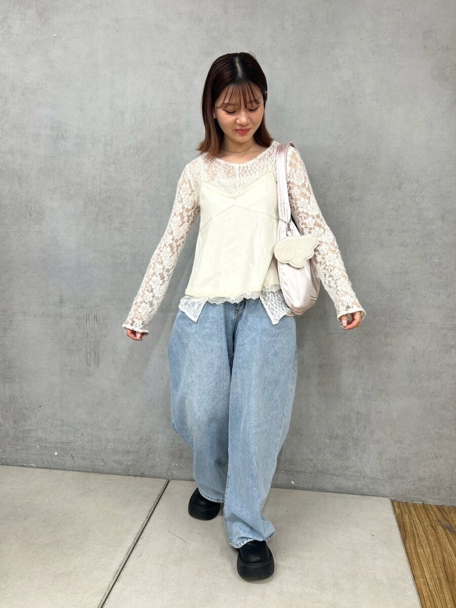 2026初夏大人女性おすすめ白ビスチェワイドデニムコーデ