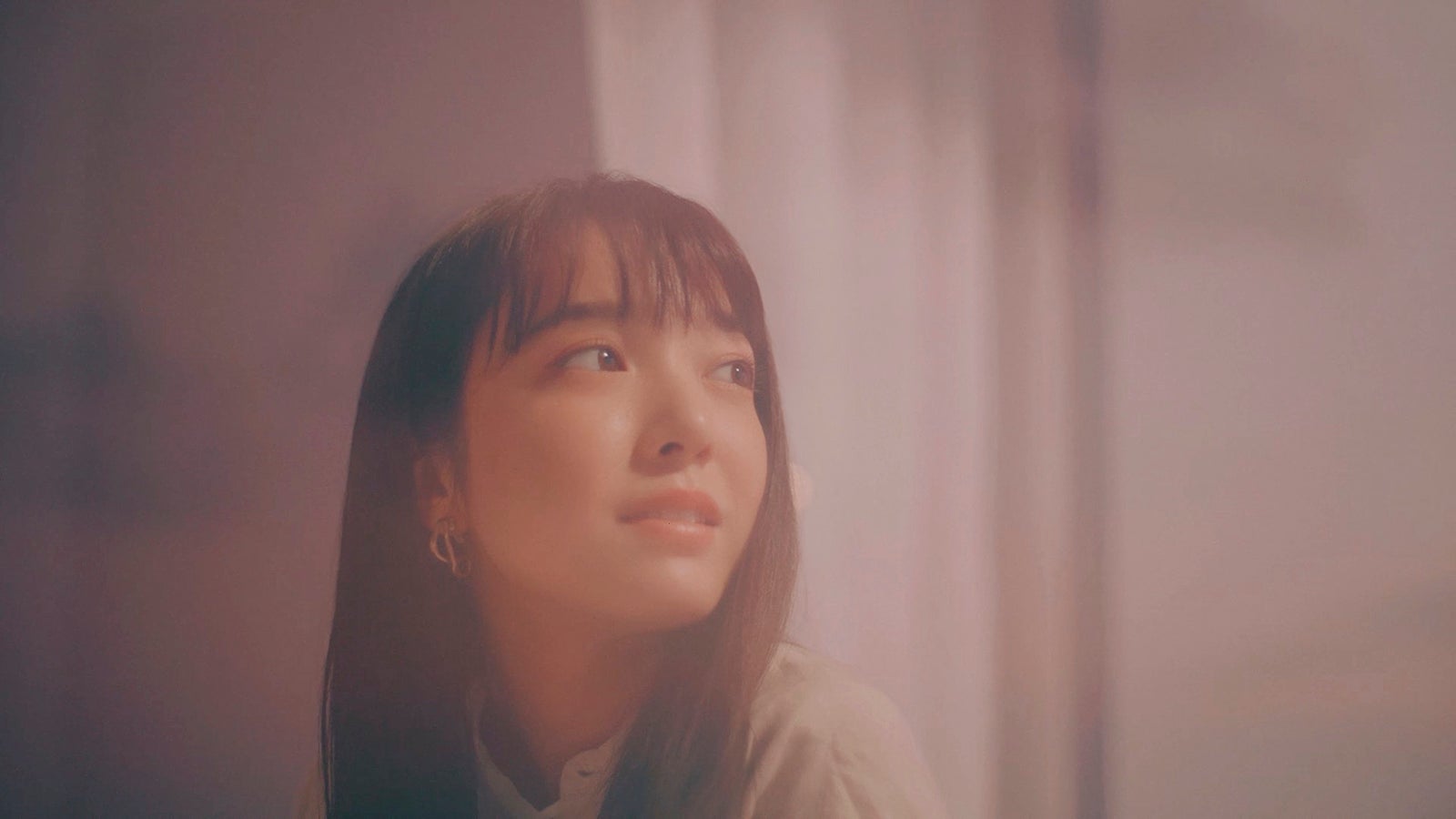 上白石萌音、新曲「夕陽に溶け出して」MV公開「こういう夕景を思い浮かべていた」