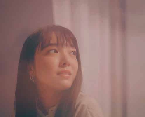 上白石萌音、新曲「夕陽に溶け出して」MV公開「こういう夕景を思い浮かべていた」