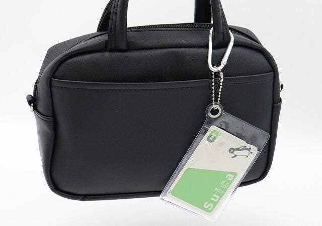 ダイソー IDケース(クリア、乳白、黒) ダイソーのカバンに付けられるIDケース(クリア、乳白、黒)